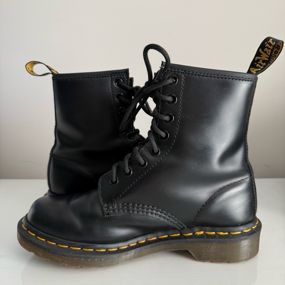 Dr. Martens 1460 Smooth Leather 8-eye Boots Yellow Welt Heel Loop Black Size 6 - Picture 8 of 16